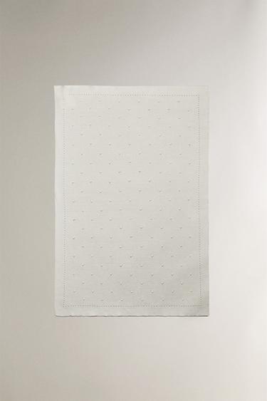 CHILDREN’S KNIT BLANKET - Ecru by Zara