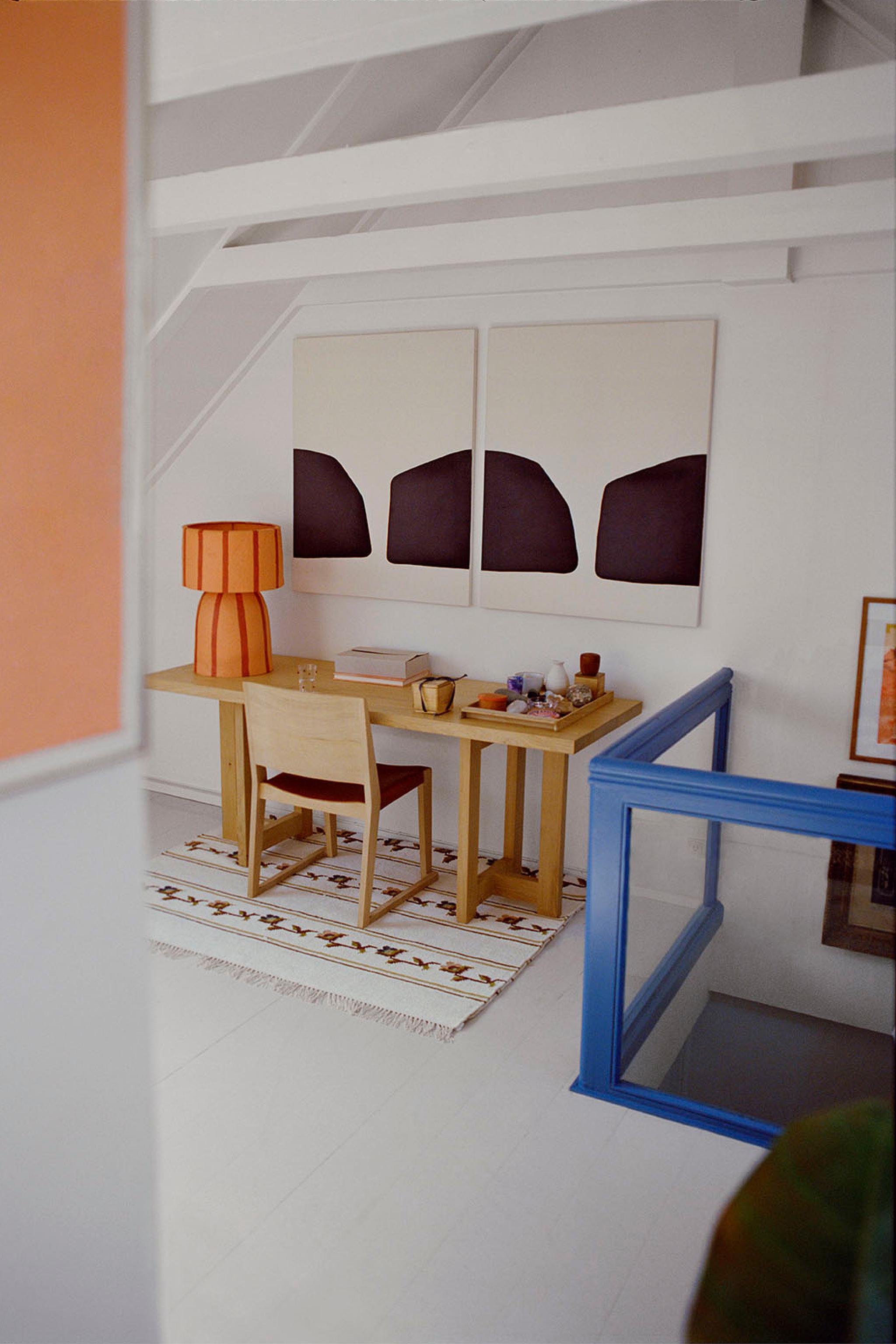 CHAIR 02