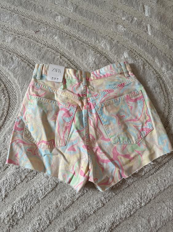 PRINTED STRAIGHT FIT SHORTS - Image 2