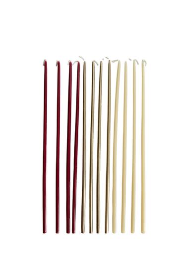 SCHLANKE DEKORATIVE WEIHNACHTSKERZEN (15ER-PACK) - Weiß / Rot von Zara