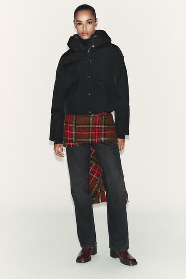 KURZER WASSERABWEISENDER UND WINDDICHTER ANORAK MIT KAPUZE - Schwarz von Zara