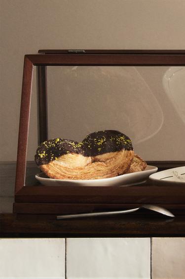 WOODEN DISPLAY STAND - Transparent by Zara