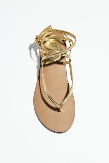 SANDALES À BRIDES EN CUIR EFFET MÉTALLISÉ - Or de Zara
