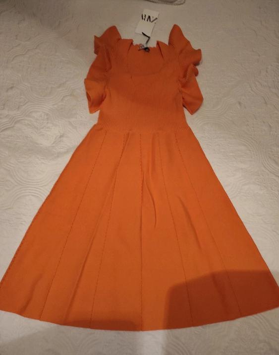 zara ruffled knit dress SECOND HAND New-Travel