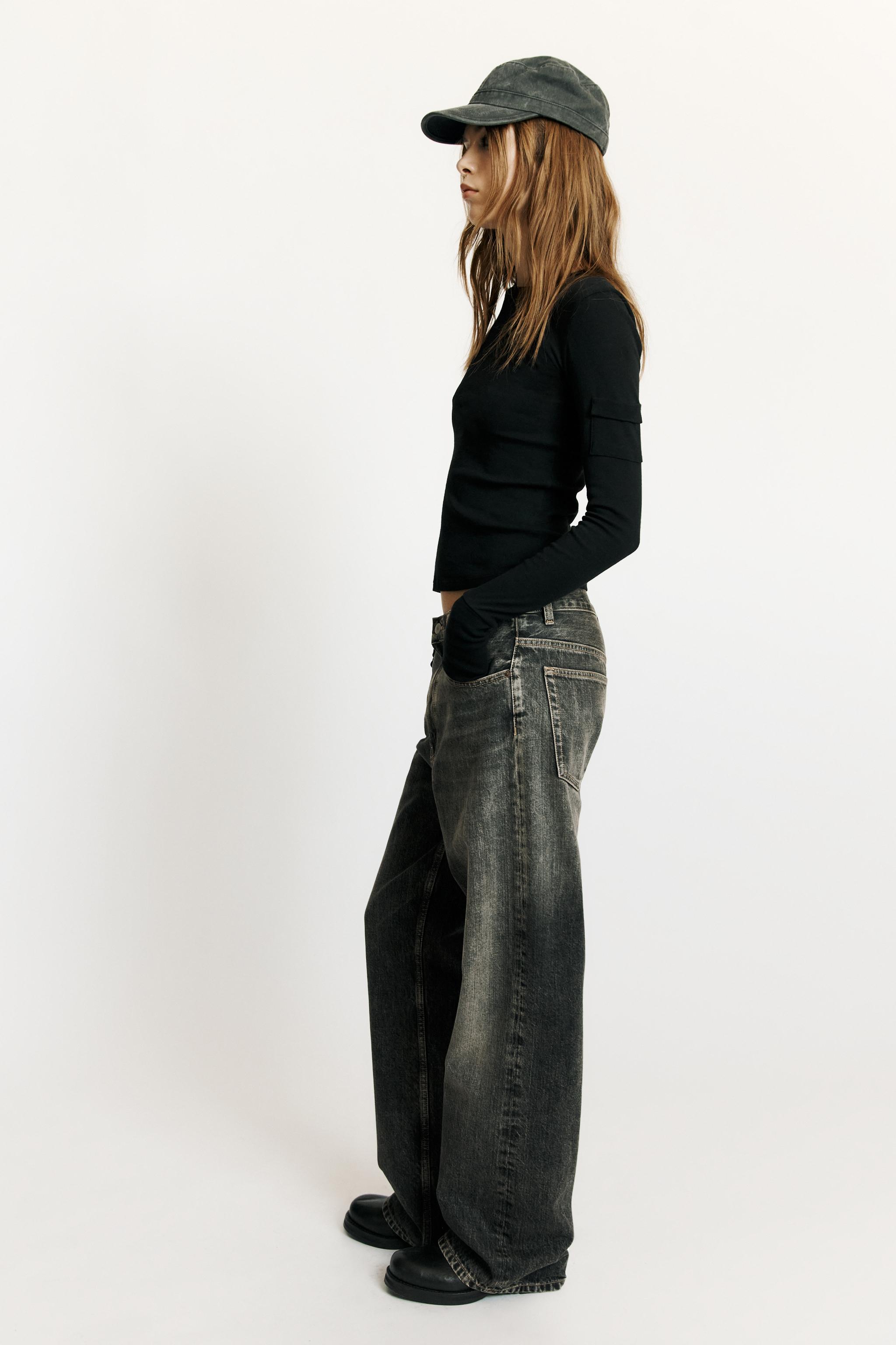 TRF LOW-RISE LOOSE STRAIGHT JEANS