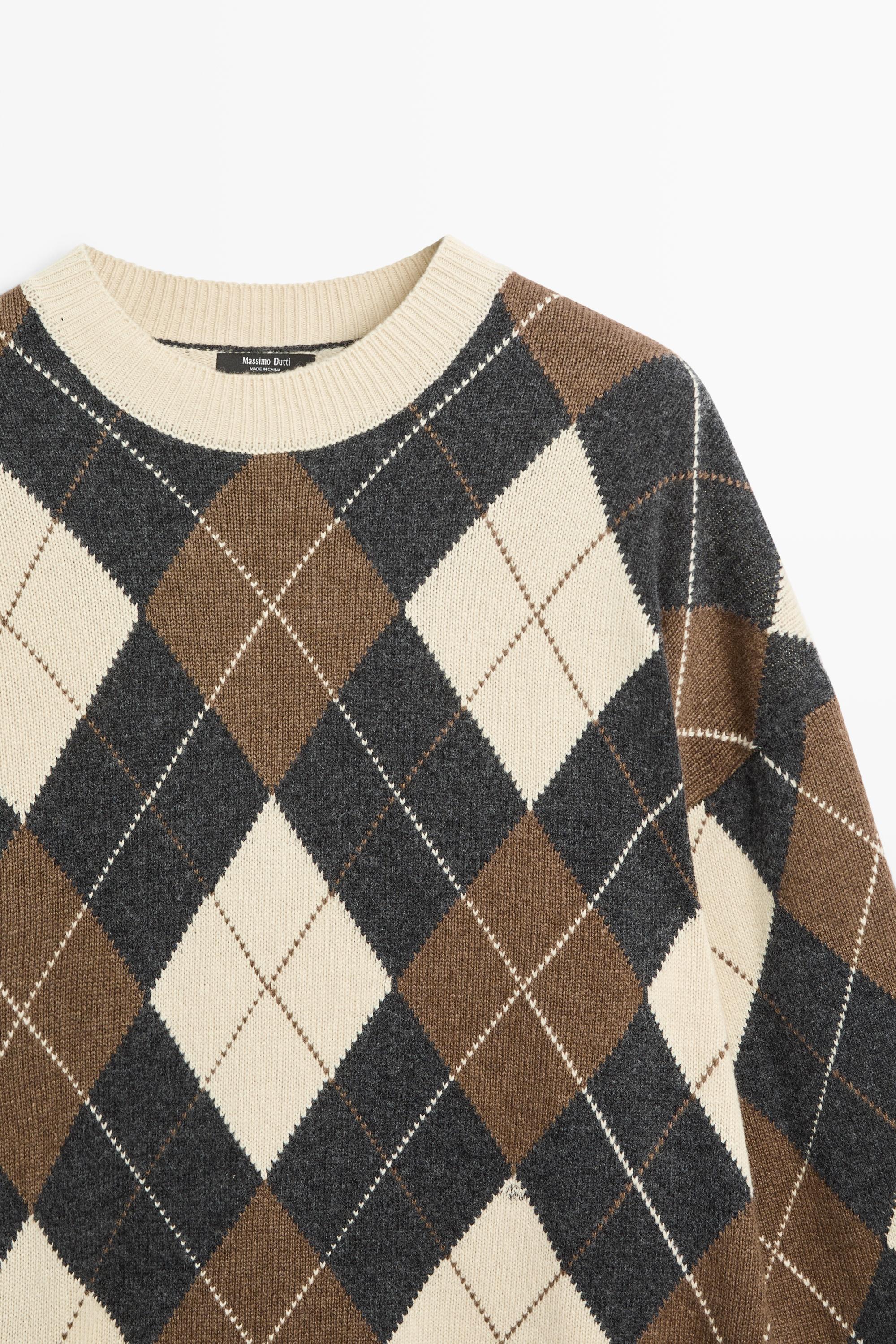 Pull en maille avec de la laine et motif losanges