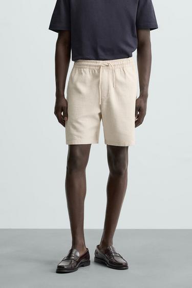 REGULAR FIT TEXTURED BERMUDA SHORTS - Light beige by Zara
