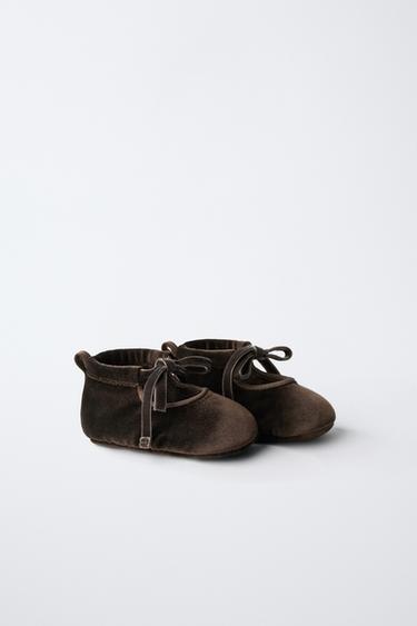 BAILARINA LAZO TERCIOPELO - Marrón de Zara