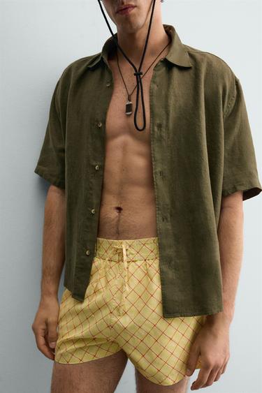 MAILLOT DE BAIN MI-LONG À IMPRIMÉ GÉOMÉTRIQUE DÉLAVÉ - Jaune de Zara - Image 4