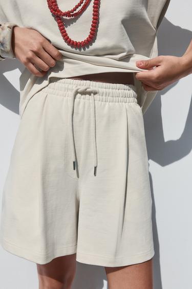 Zara TEXTURED WEAVE PLEATED SHORTS - Ecru