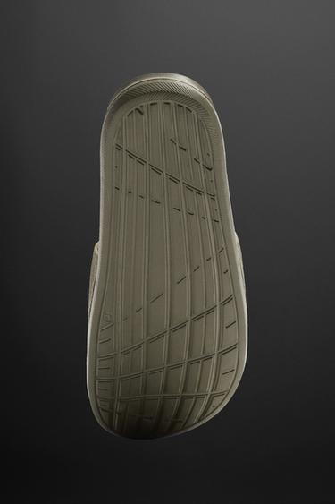 CLAQUETTES DE PLAGE - Vert kaki de Zara - Image 7