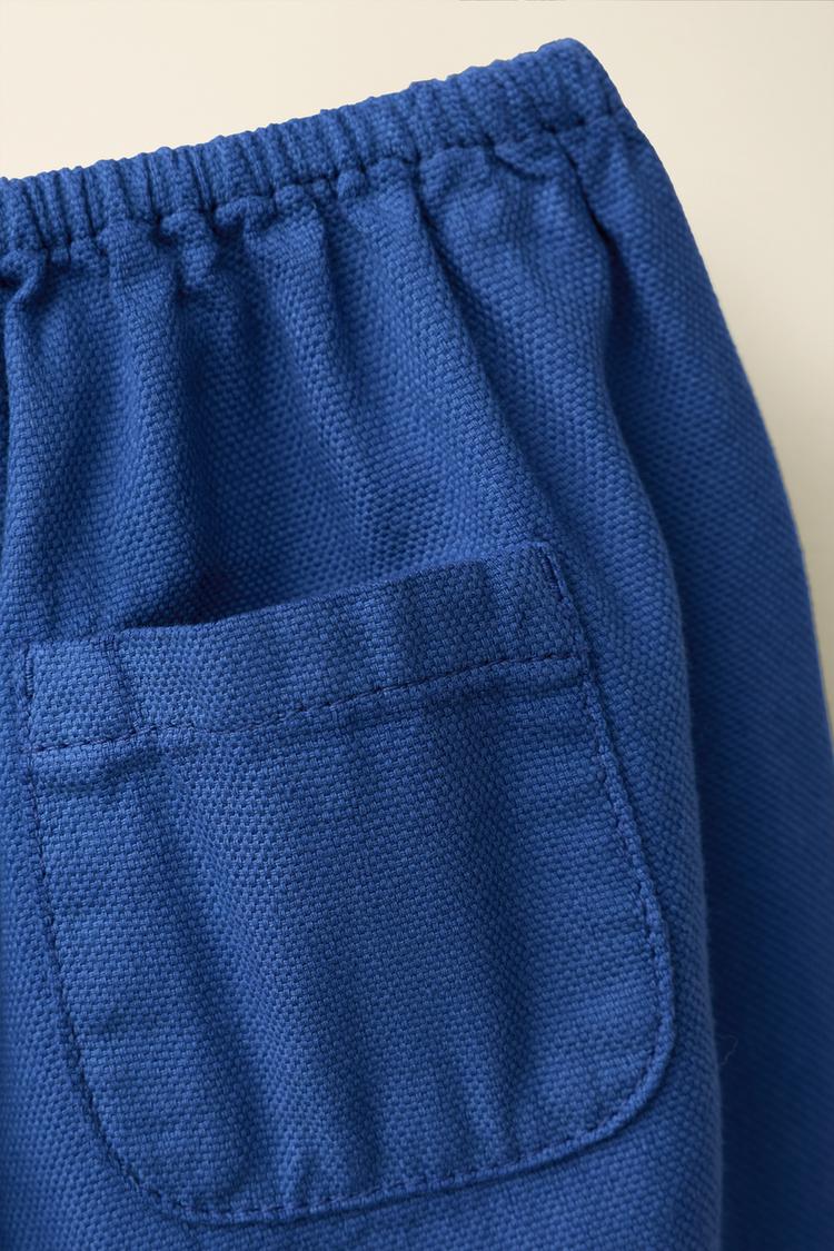 Pantalón de lona creado por Caramel London x Zara 6