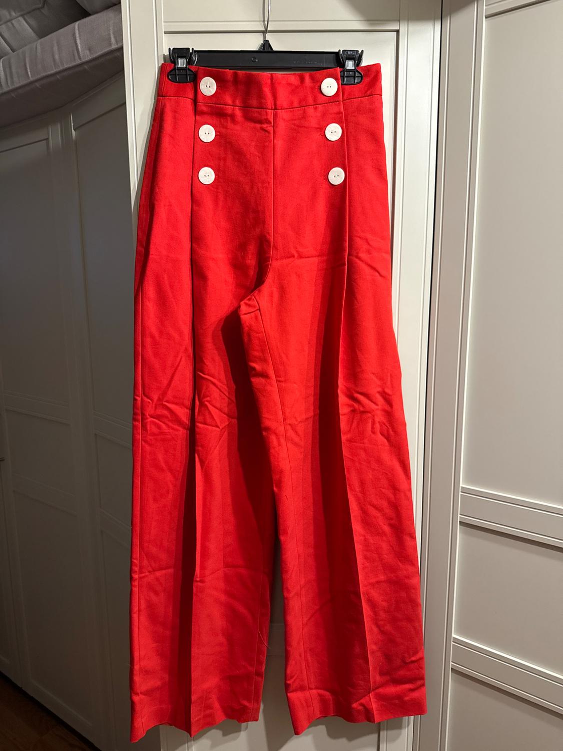 RED TROUSERS - Image 2