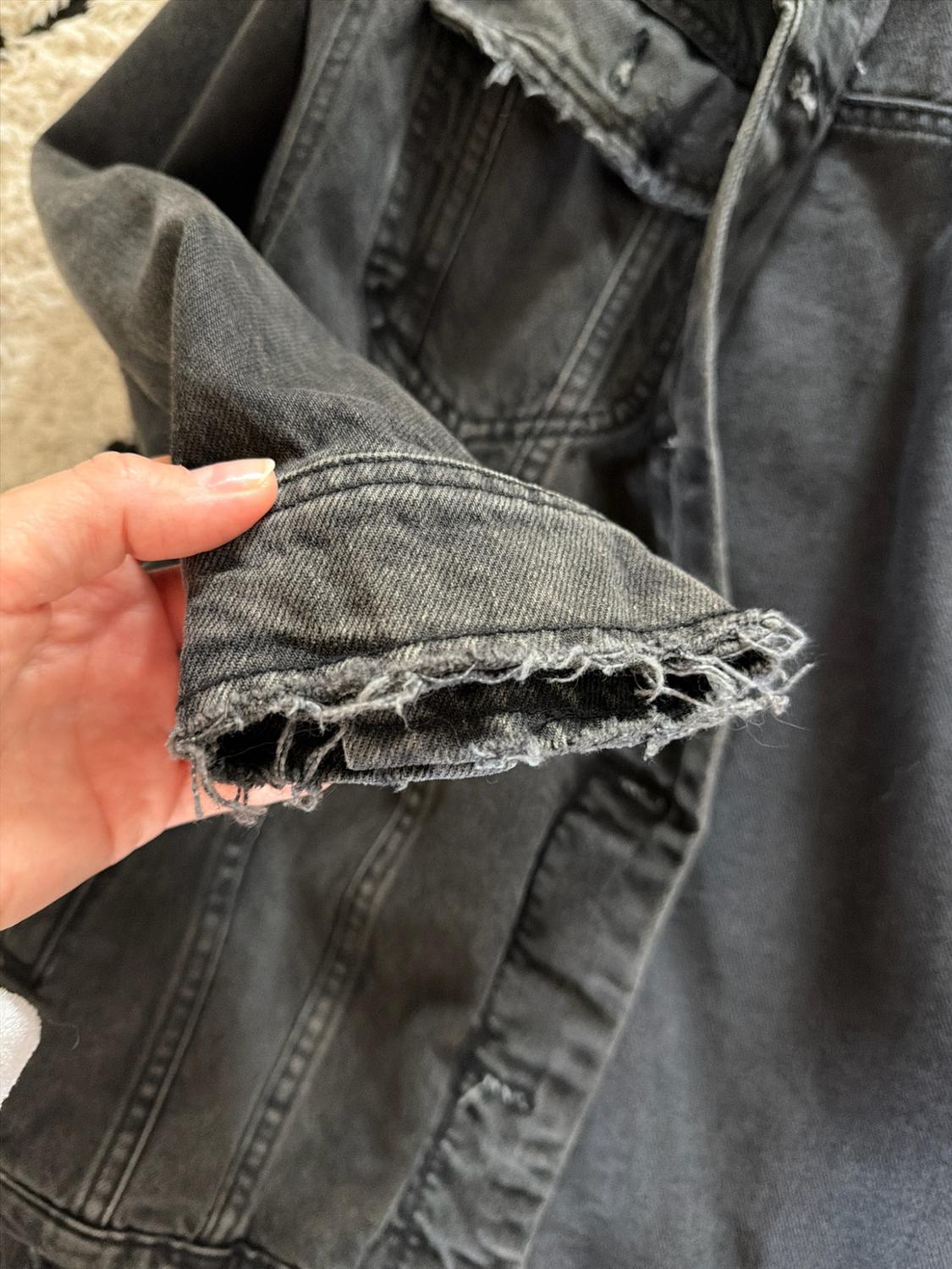 OVERSIZED RIPPED DENIM JACKET - Image 5