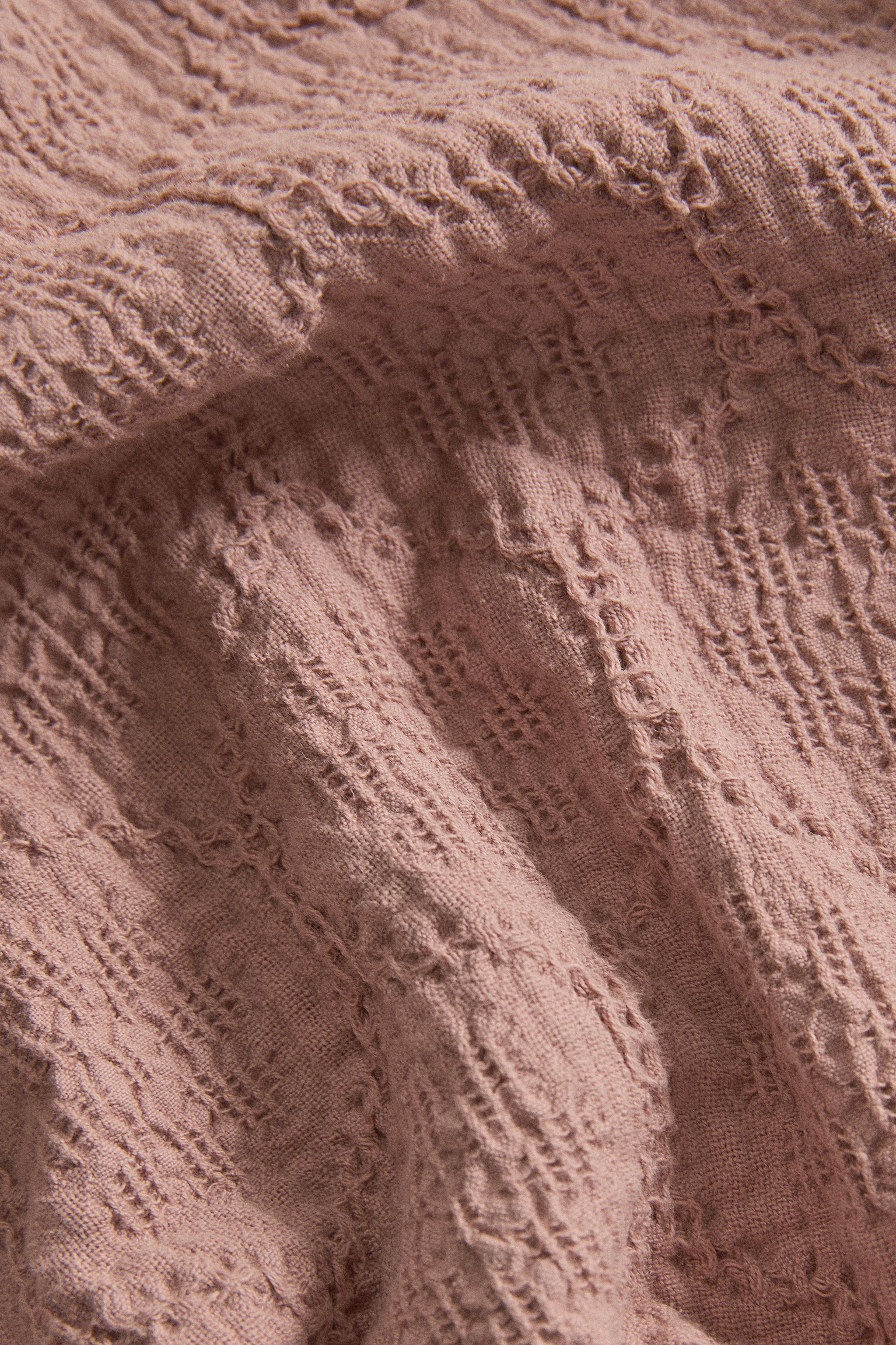 GEOMETRIC WAFFLE BATH TOWEL