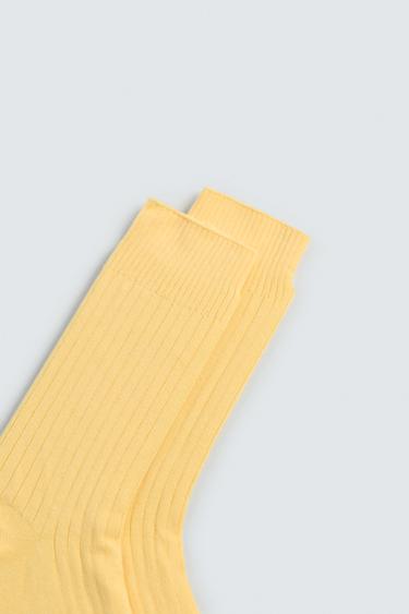CHAUSSETTES CANNELÉES - Jaune de Zara - Image 2