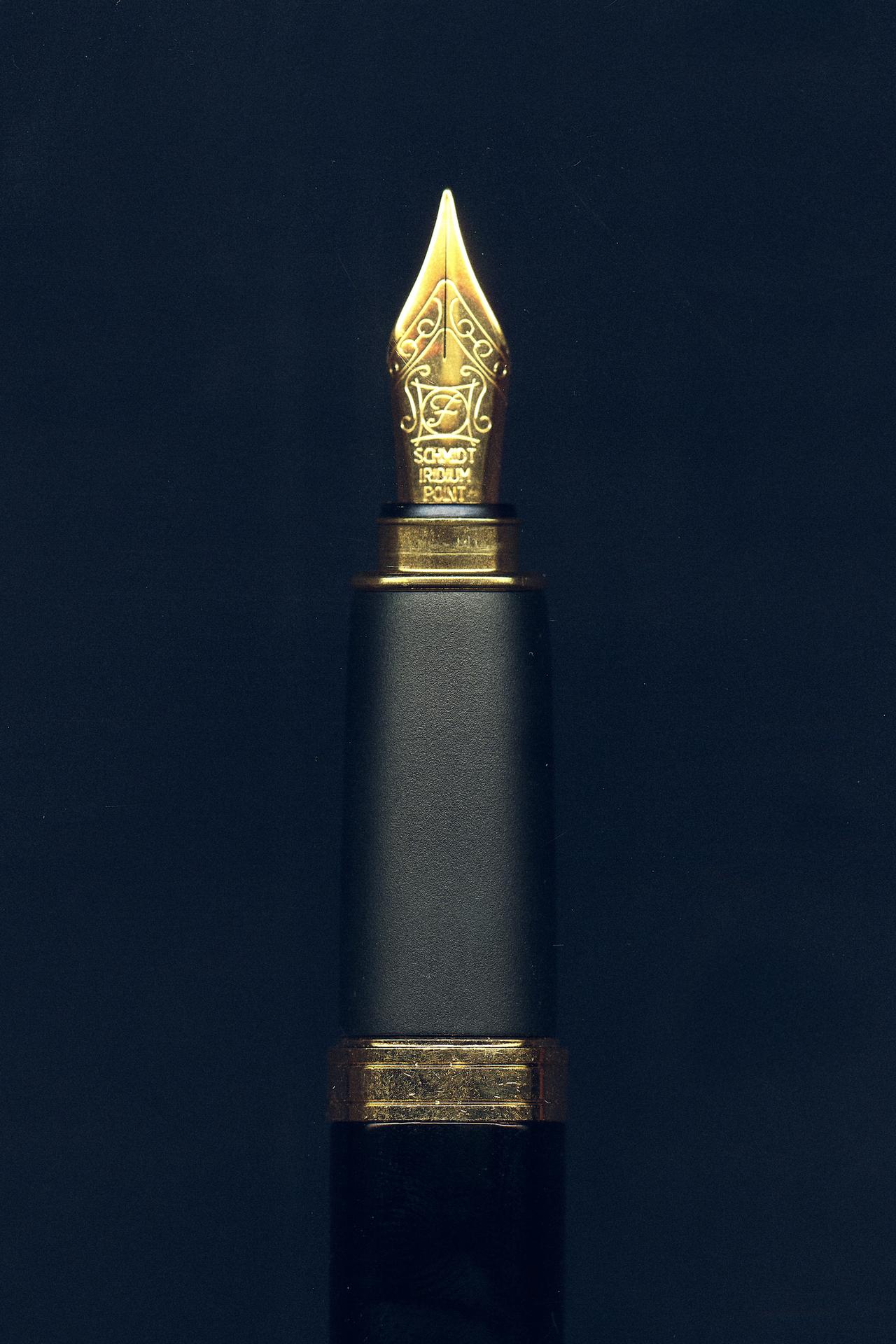 OHTO ALUMINUM AND BRASS FOUNTAIN PEN — Black gold