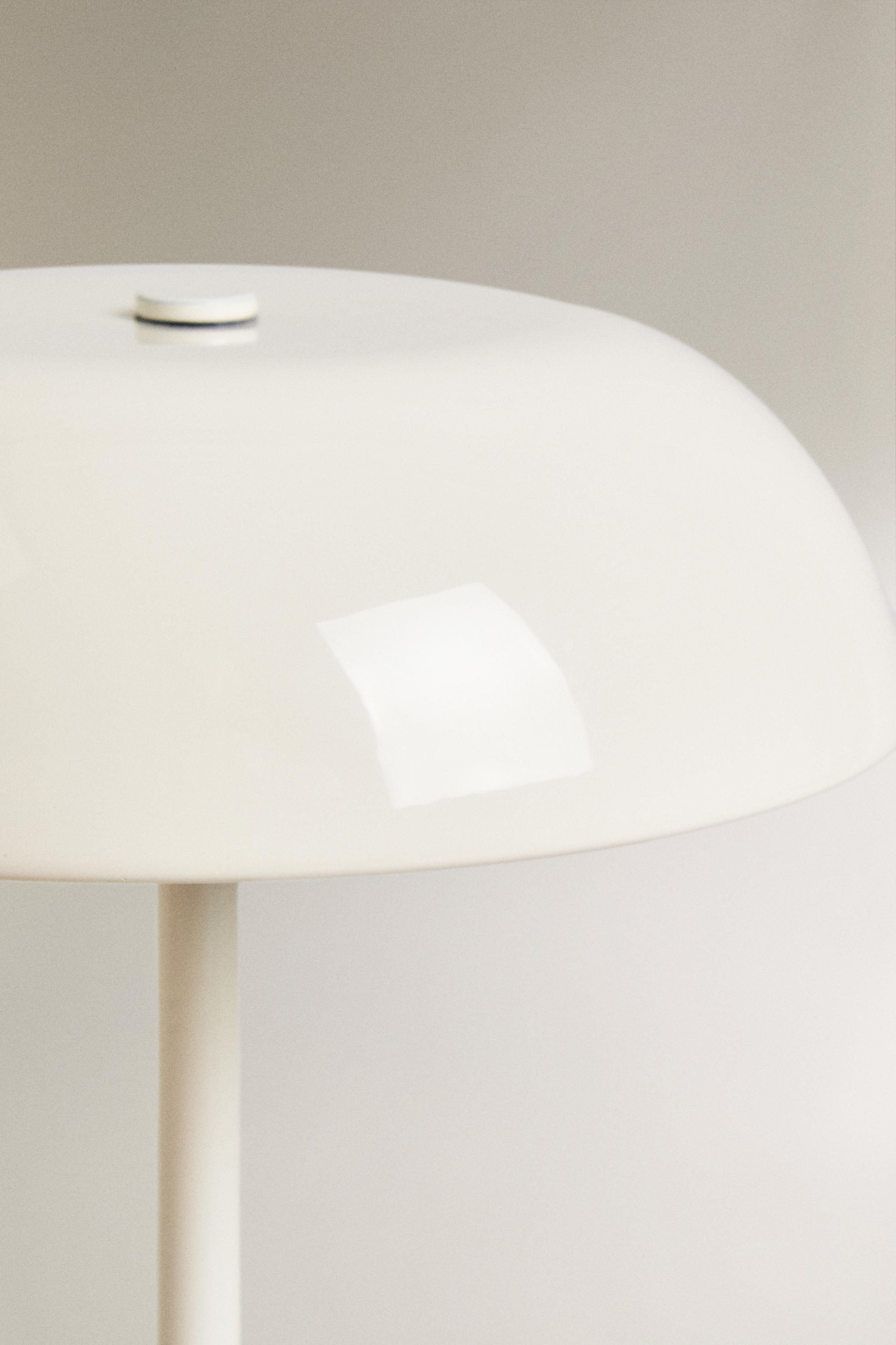 ZARA  スタンドランプ モノカラー タッチ式 テーブルランプ - ゴールド | ZARA Japan / 日本