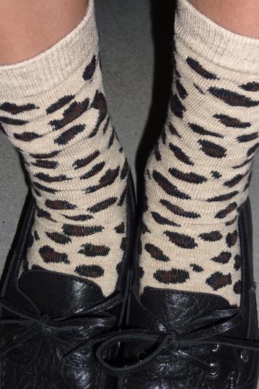 ANIMAL PRINT JACQUARD SOCKS — Gray 1