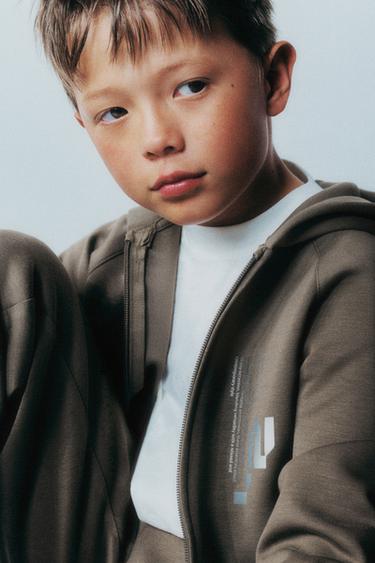 SUDADERA CAPUCHA SPORTY - Marrón de Zara