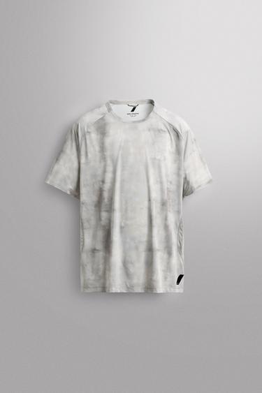 PRINTED TECHNICAL RUNNING T-SHIRT - Greys by Zara
