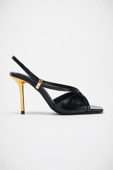 صندل بكعب وتفاصيل معدنية - أسود by Zara
