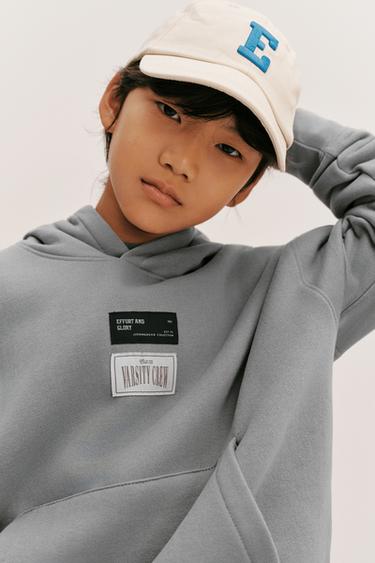 CAP WITH INITIAL EMBROIDERY - Sand by Zara