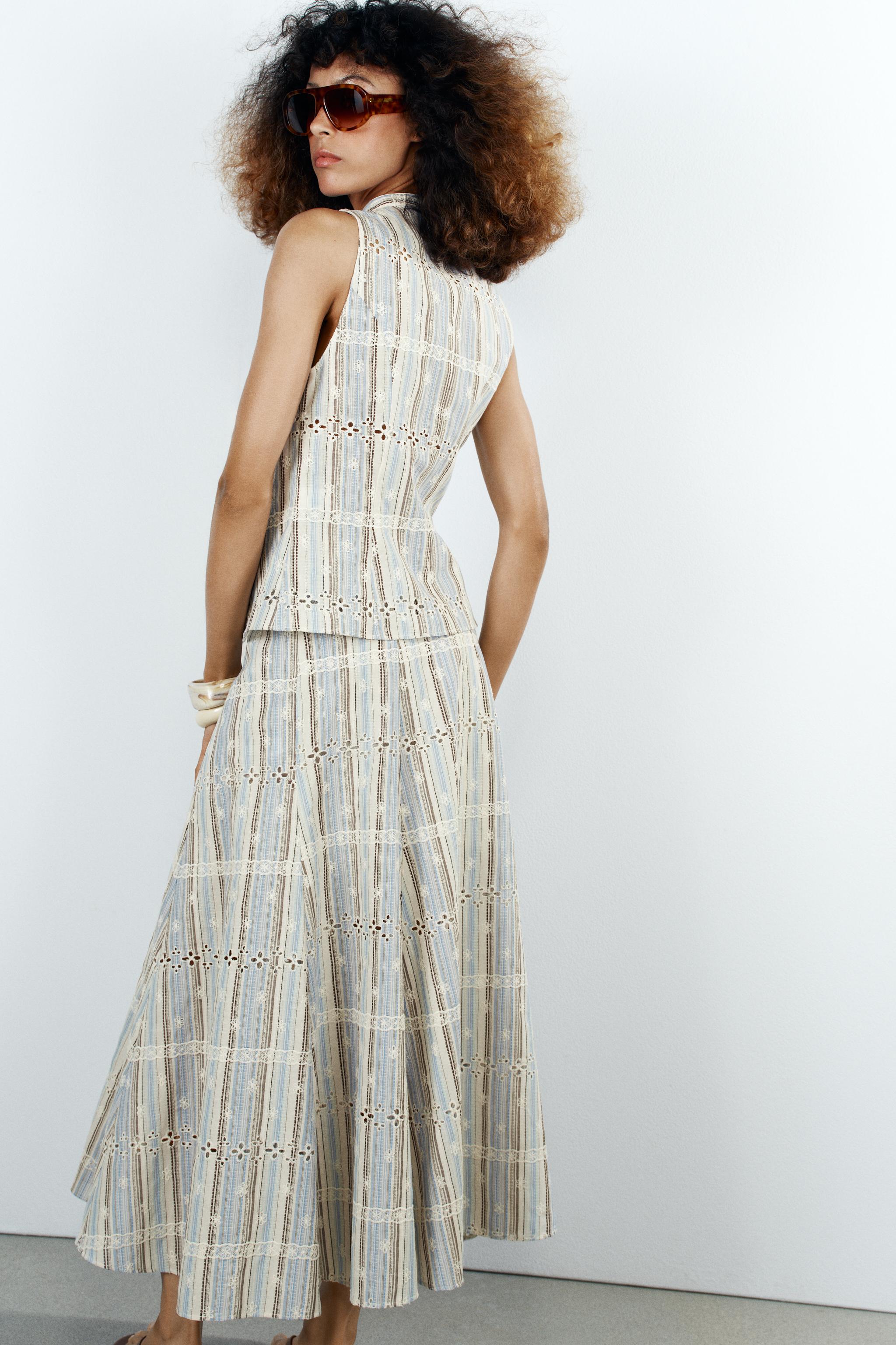 STRIPED EMBROIDERED TOP
