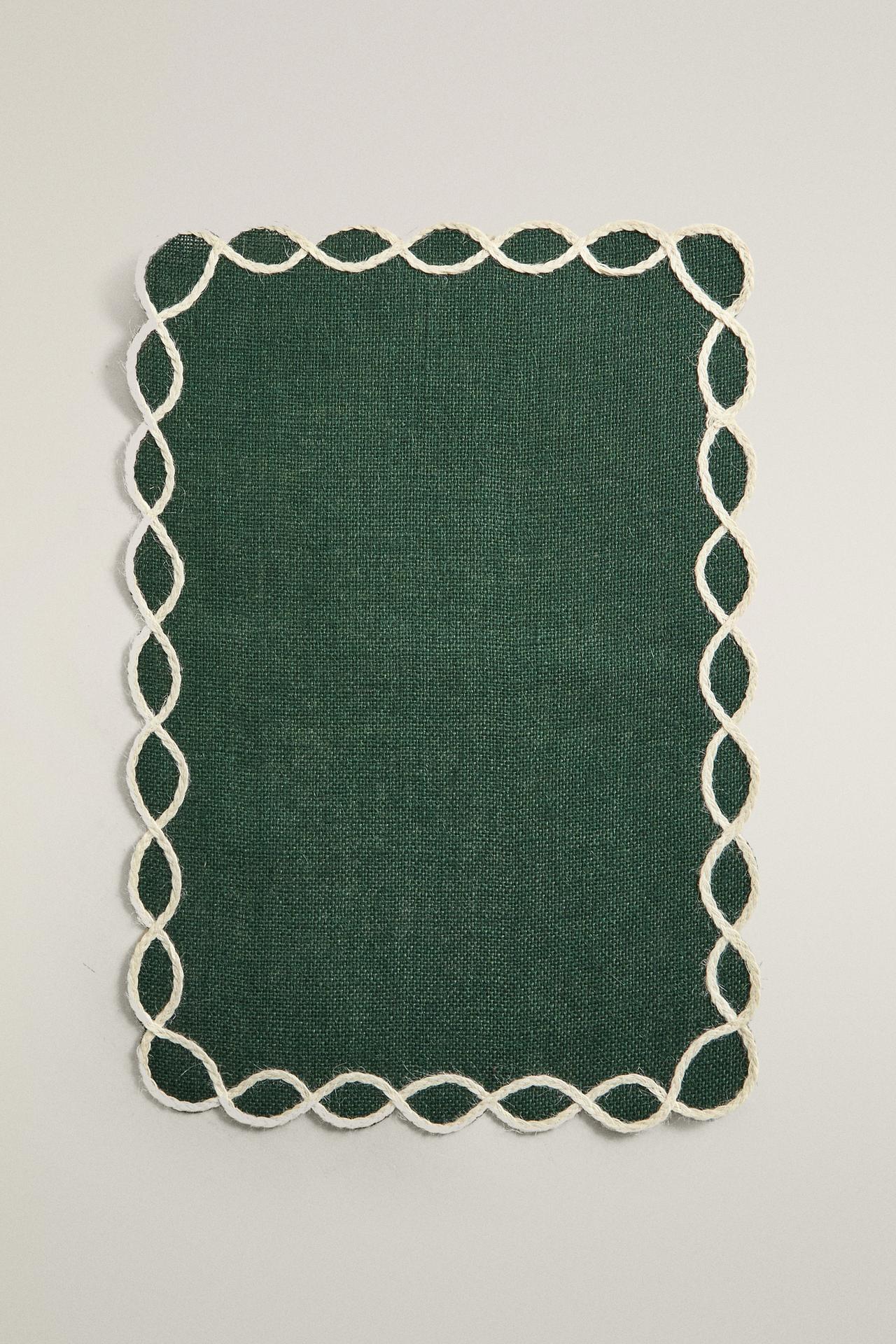 JUTE BRAIDED EDGE CHRISTMAS PLACEMAT