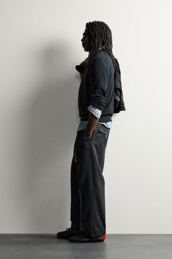 PANTALON CHINO À PLIS AARON LEVINE X ZARA - Noir de Zara - Image 3