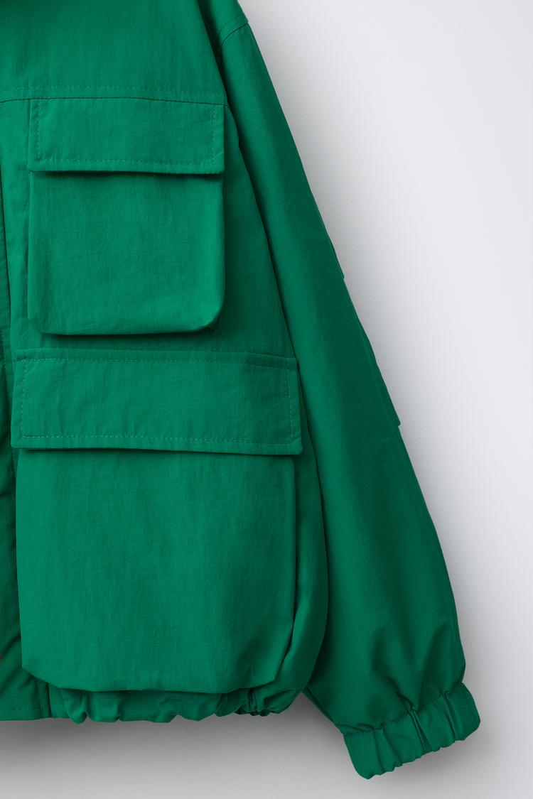 Chaqueta con capucha repelente al agua 5