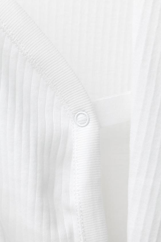 LOT DE TROIS BODYS MANCHES COURTES COL CROISÉ - Blanc de Zara - Image 3