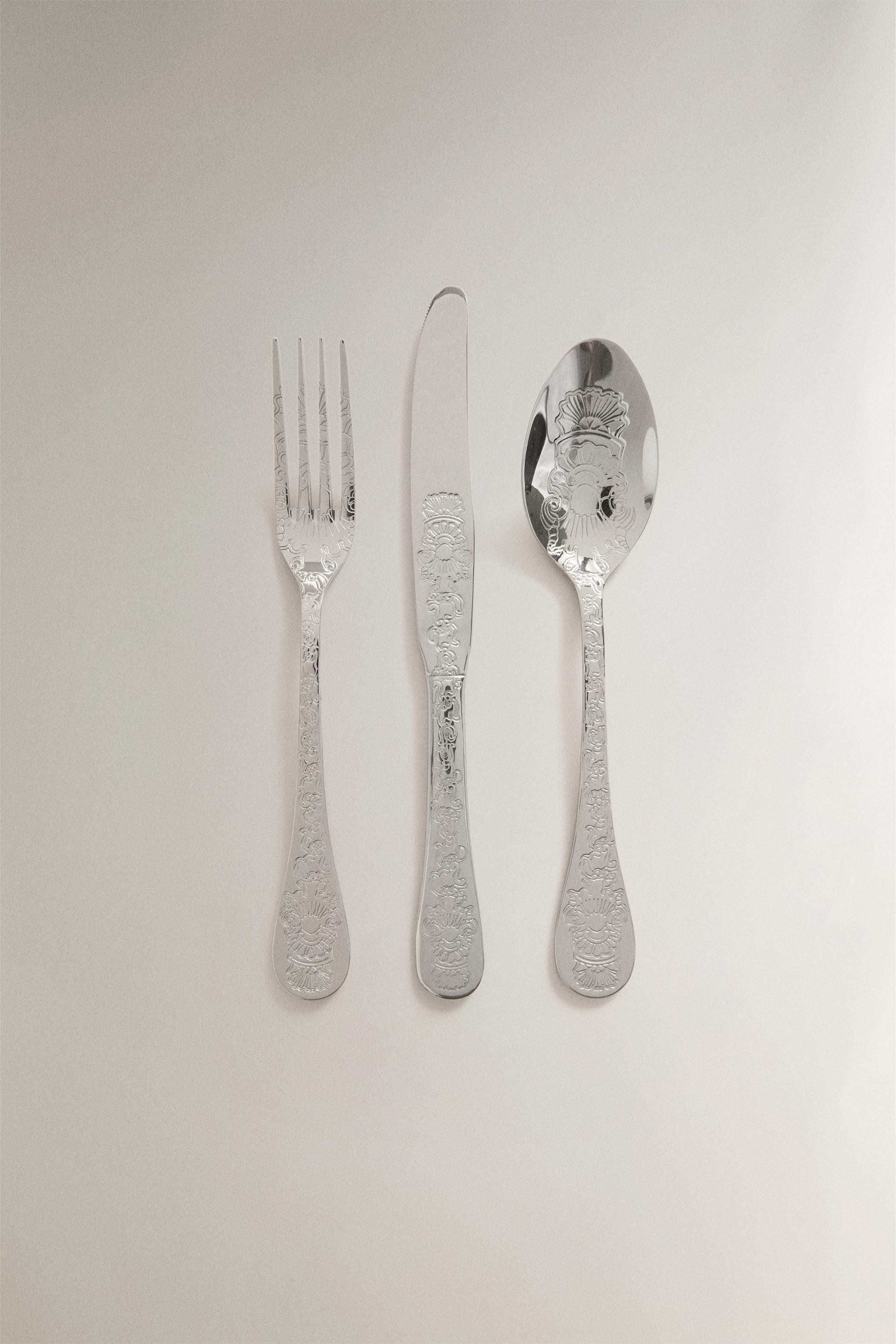 3-PIECE ENGRAVED STEEL CUTLERY SET — Steel