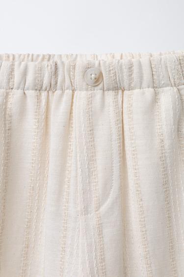 PANTALON DROIT À RAYURES TEXTURÉES - Écru de Zara - Image 2