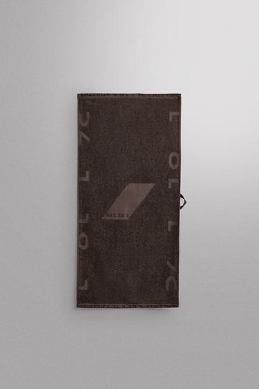 ЖАТТЫҒУҒА АРНАЛҒАН ШАҒЫН СҮЛГІ - Қоңыр Zara компаниясынан - Сурет 0