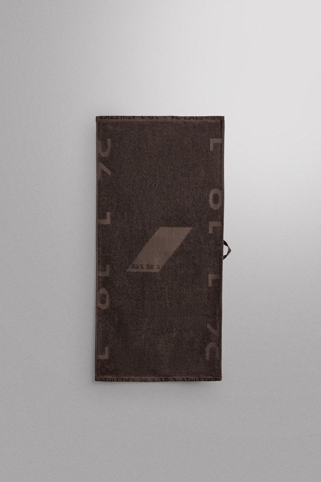 SMALL TRAINING TOWEL