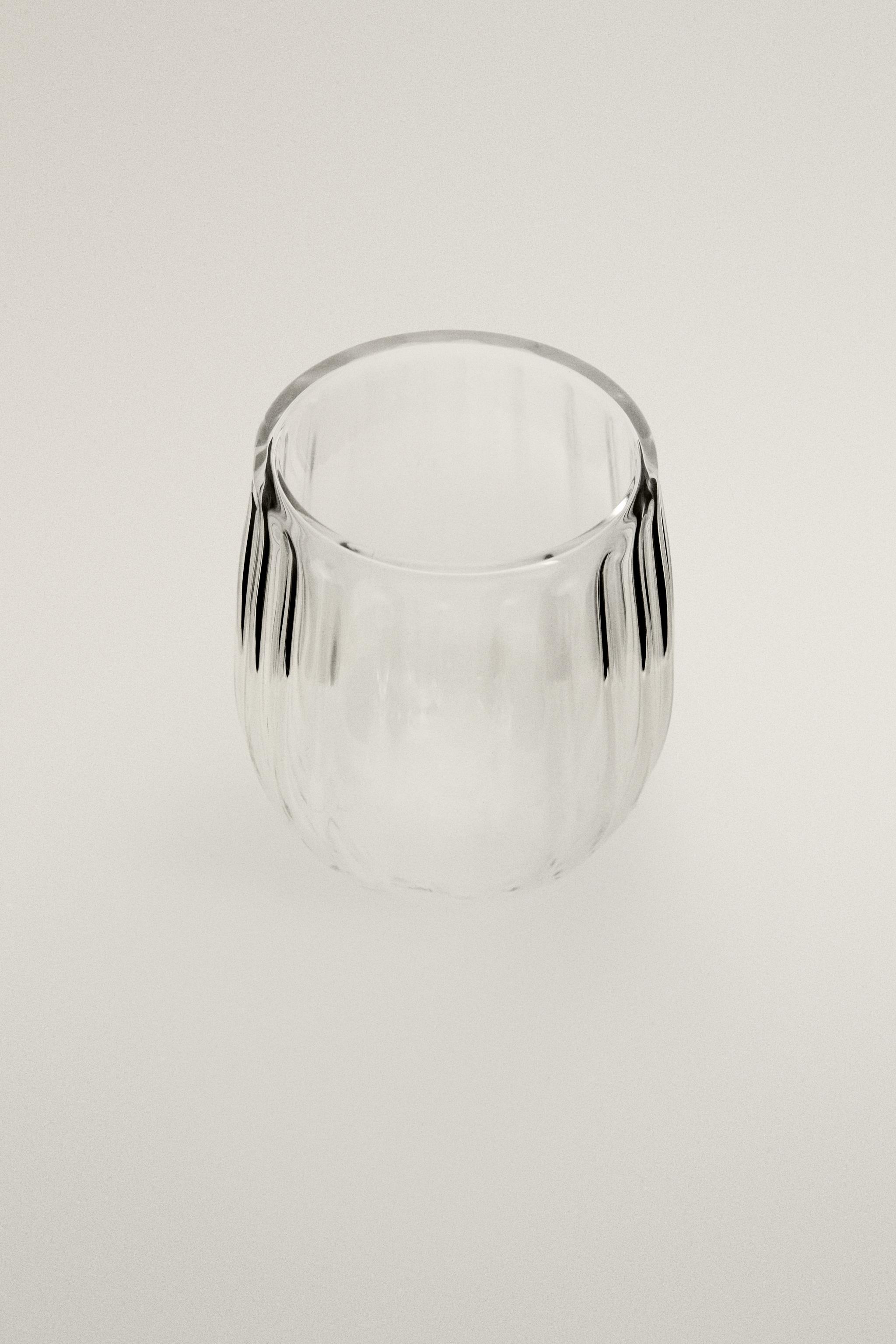 BOROSILICATE GLASS TUMBLER WITH RAISED LINES — Transparent