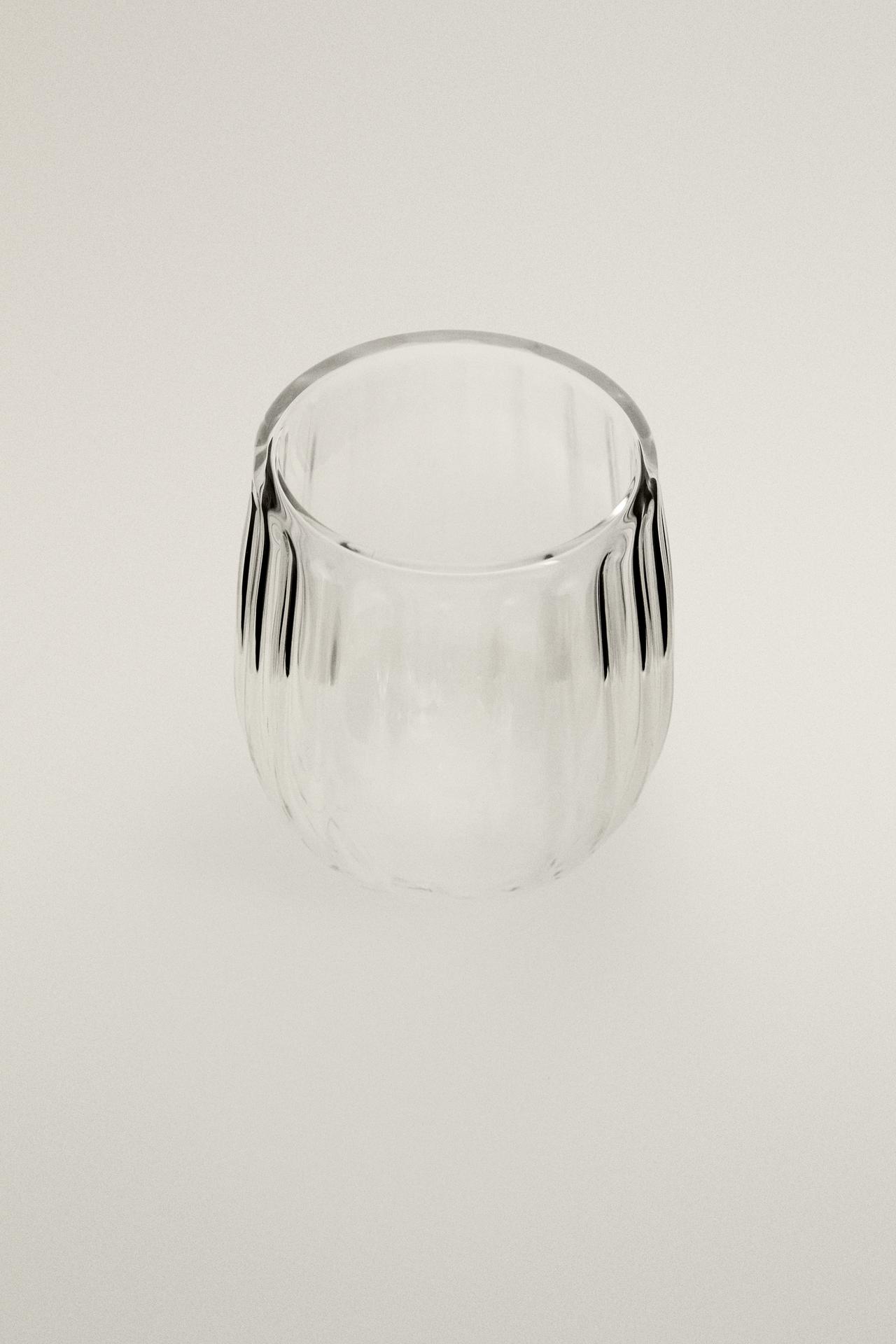 BOROSILICATE GLASS TUMBLER WITH RAISED LINES — Transparent