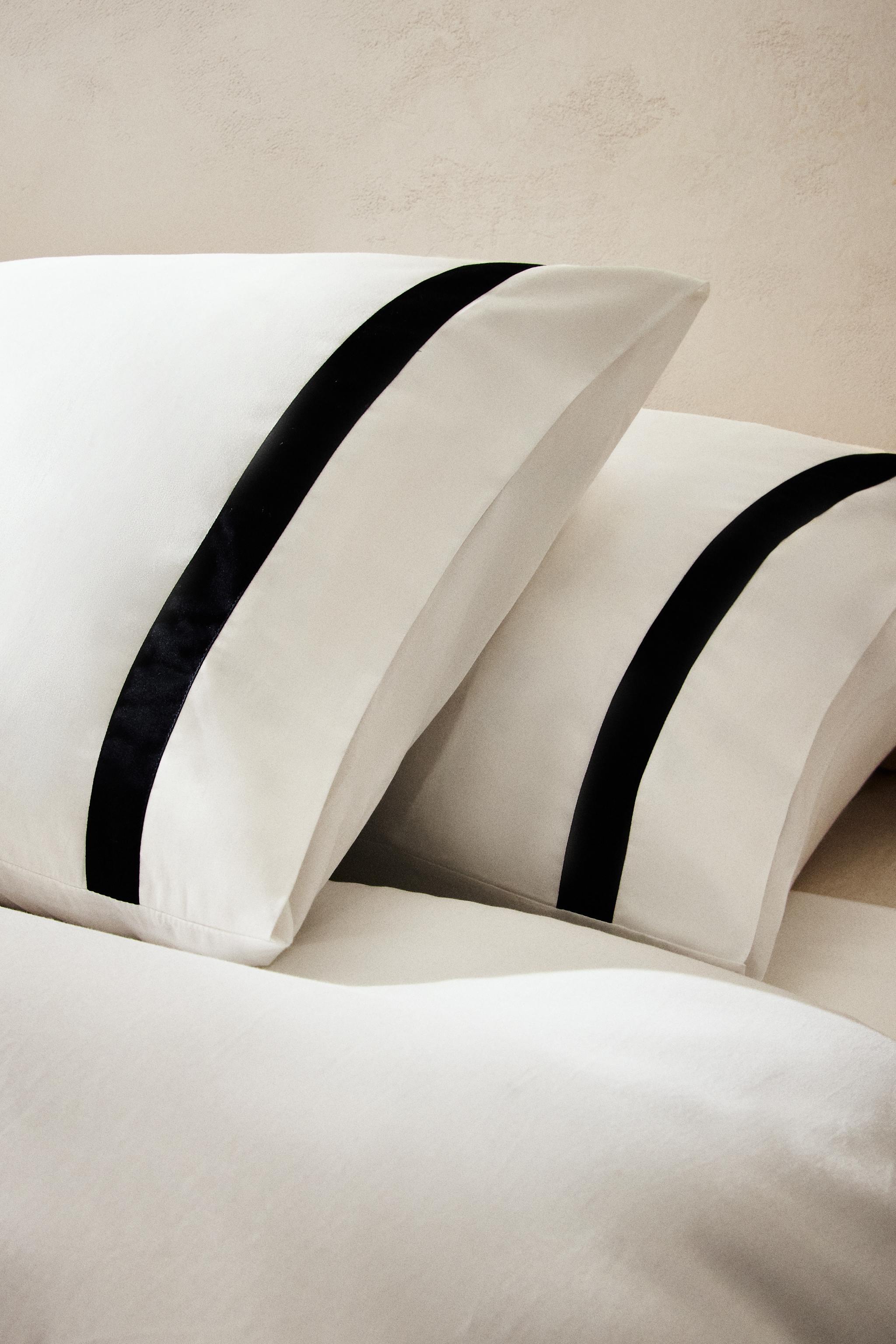 BORDERED SATEEN PILLOWCASE