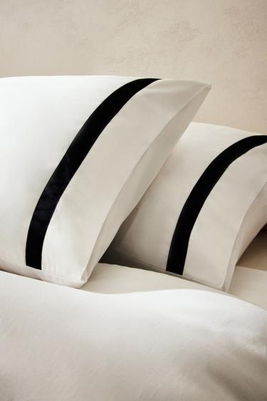 BORDERED SATEEN PILLOWCASE - Black by Zara - Image 5