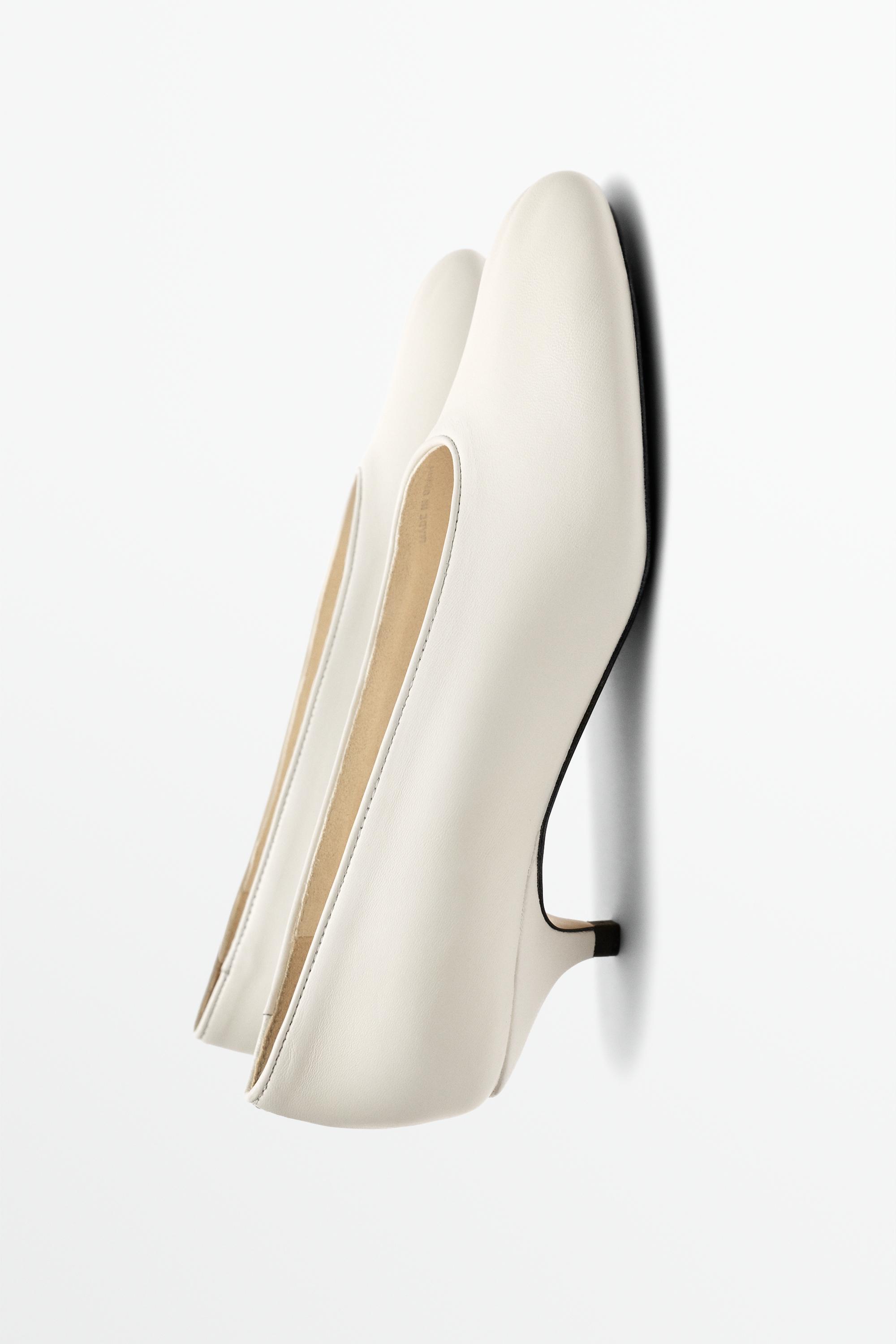 Soft leather heel shoe