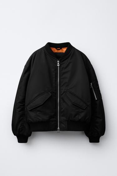 NYLONOVÁ BOMBER BUNDA S OZDOBNÝM RIASENÍM - čierna zn. Zara