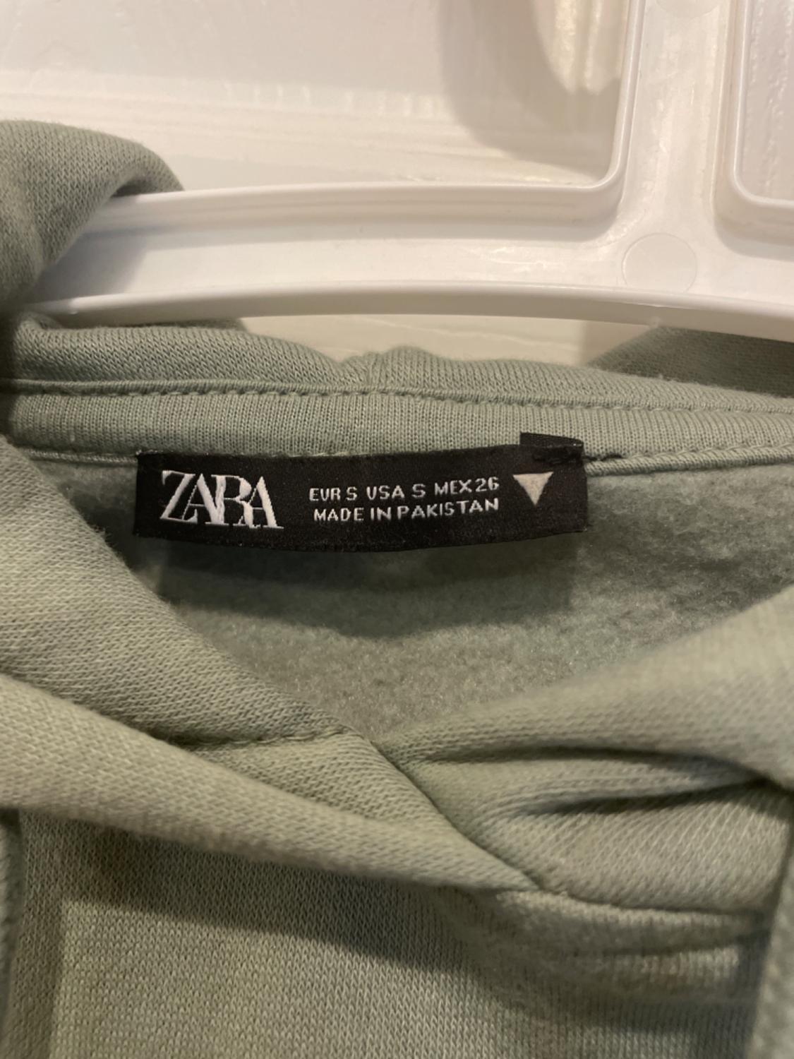 BASIC HOODIE SWEATSHIRT - Image 3