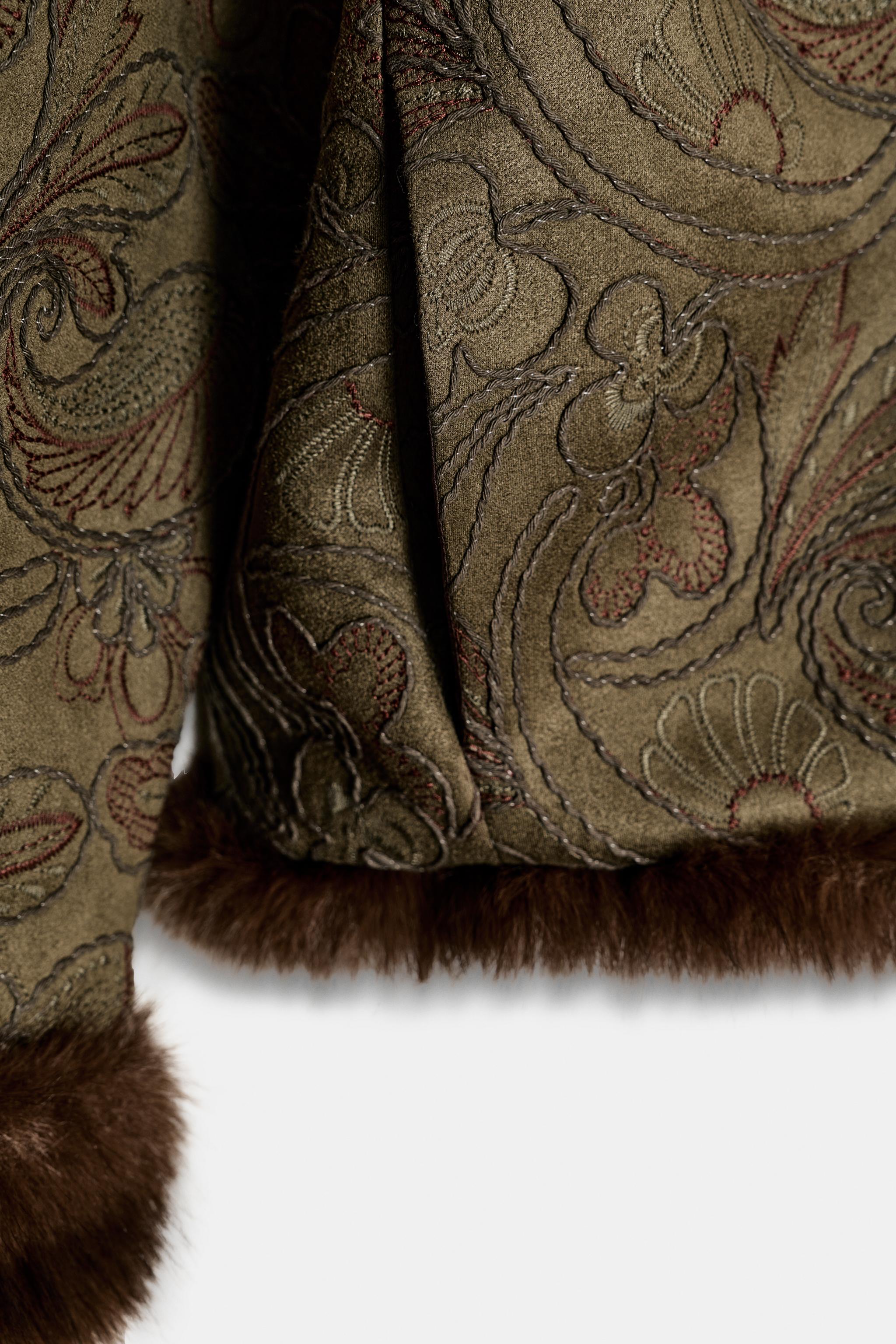 MANTEAU COURT DOUBLE FACE BRODÉ