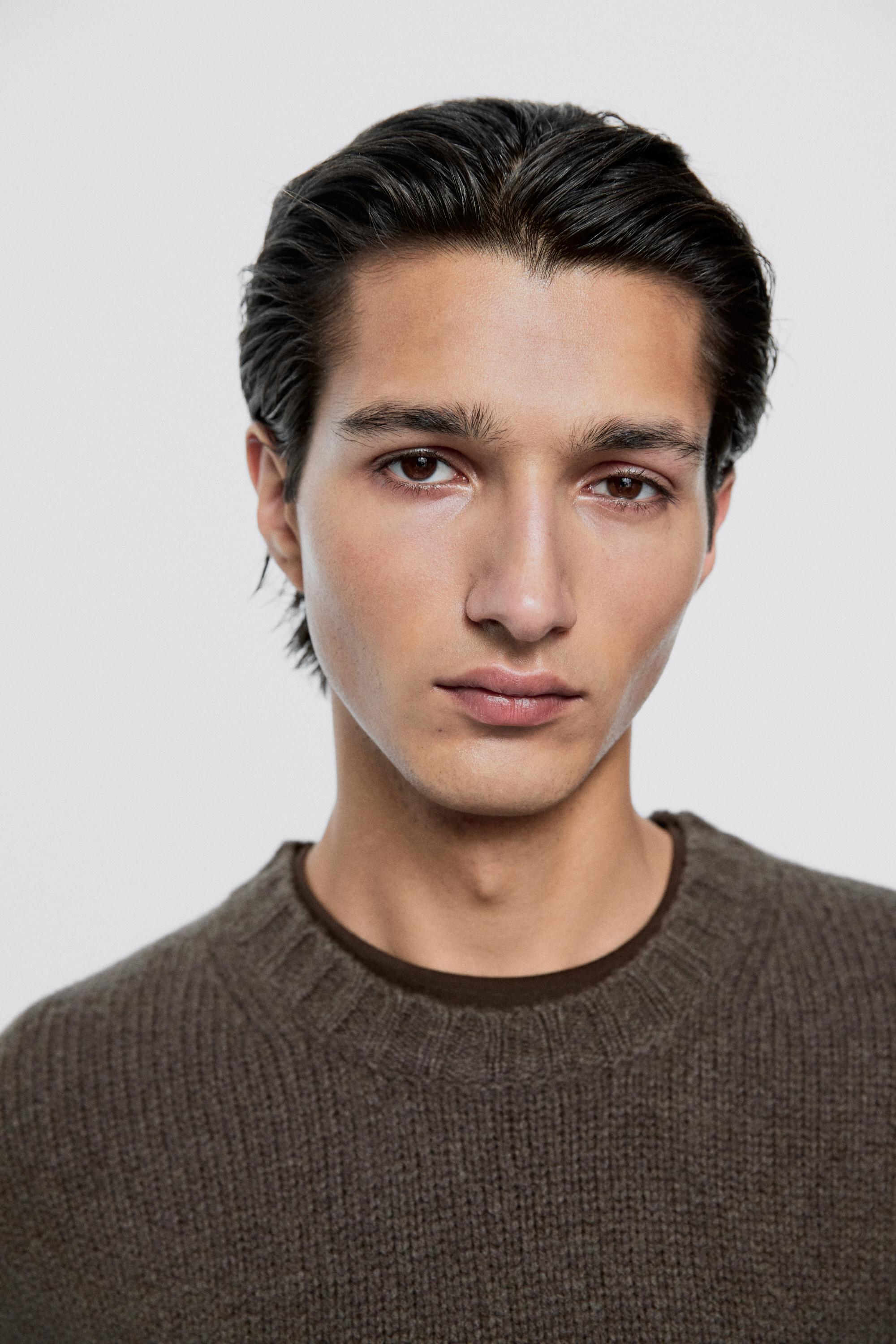 Knit sweater with round neck - LIMITED EDITION