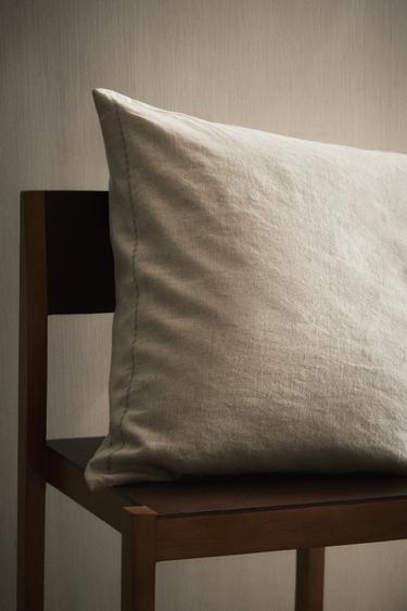 QUILTED LINEN CUSHION COVER WITH DOTS - Light beige by Zara