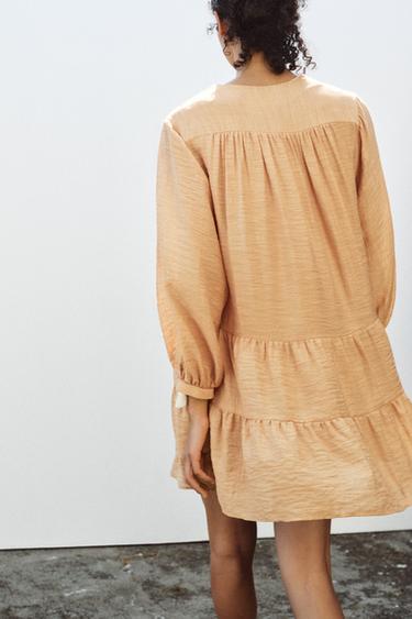 ROBE COURTE BRODÉE SUR LA POITRINE - Pêche de Zara - Image 4