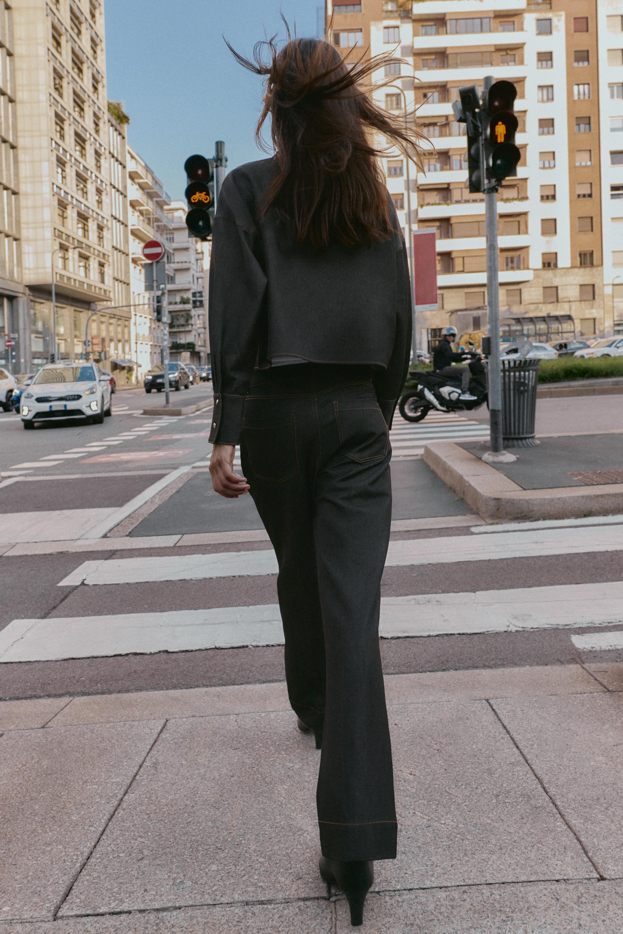 PANTS WITH SEAM AND CONTRASTING TOPSTITCHING - Black | ZARA