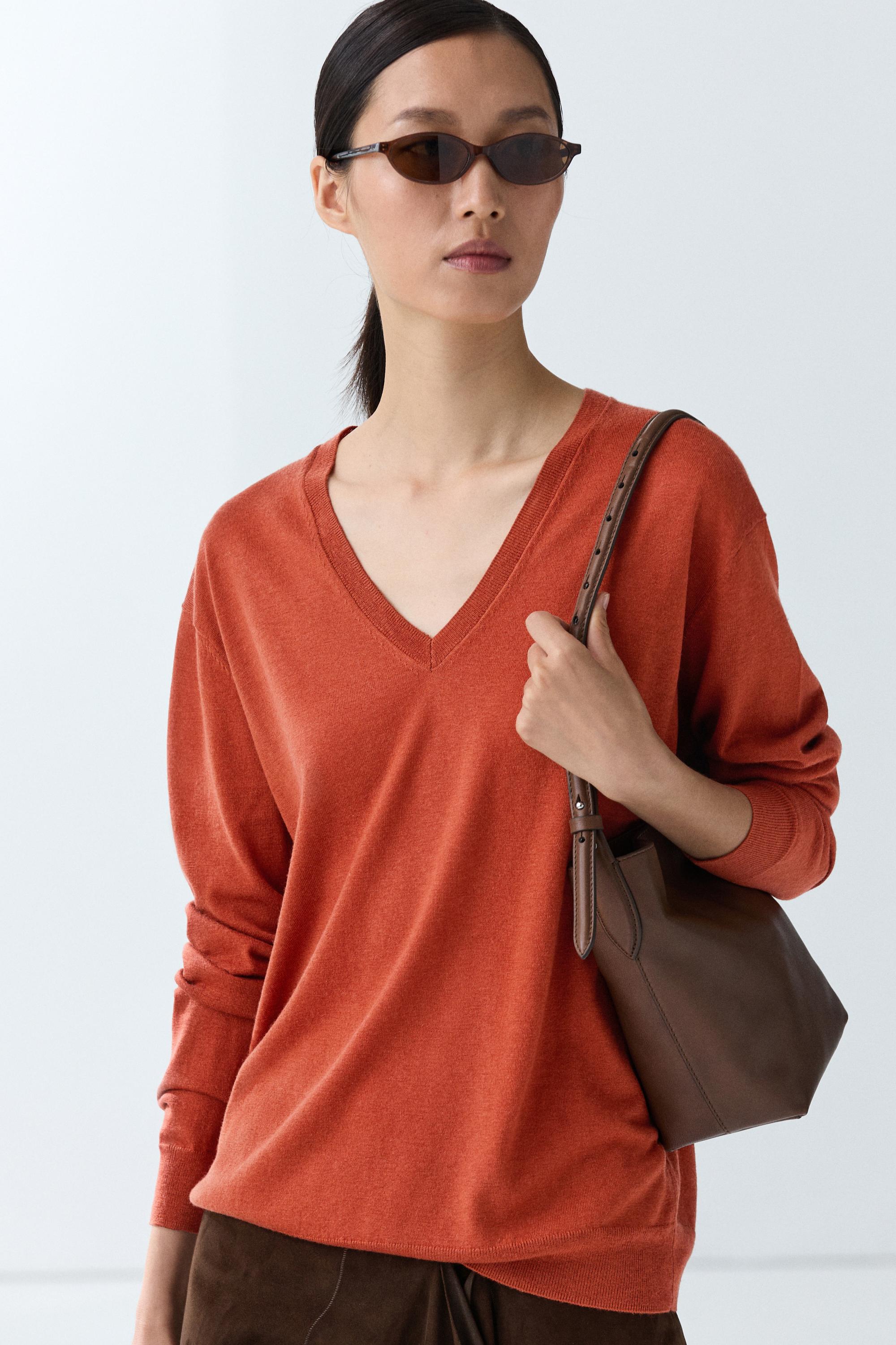 V-neck knit sweater — Burnt orange