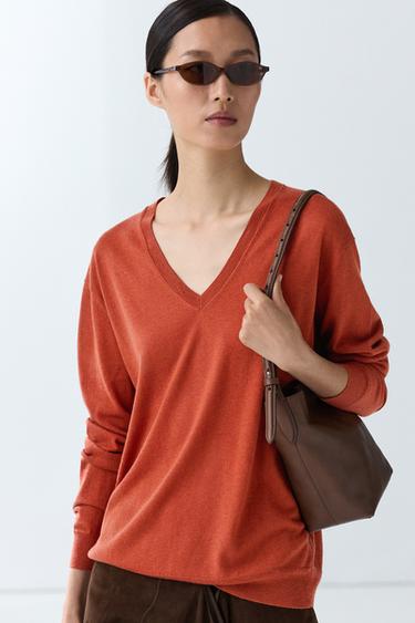 V-neck knit sweater — Burnt orange 2